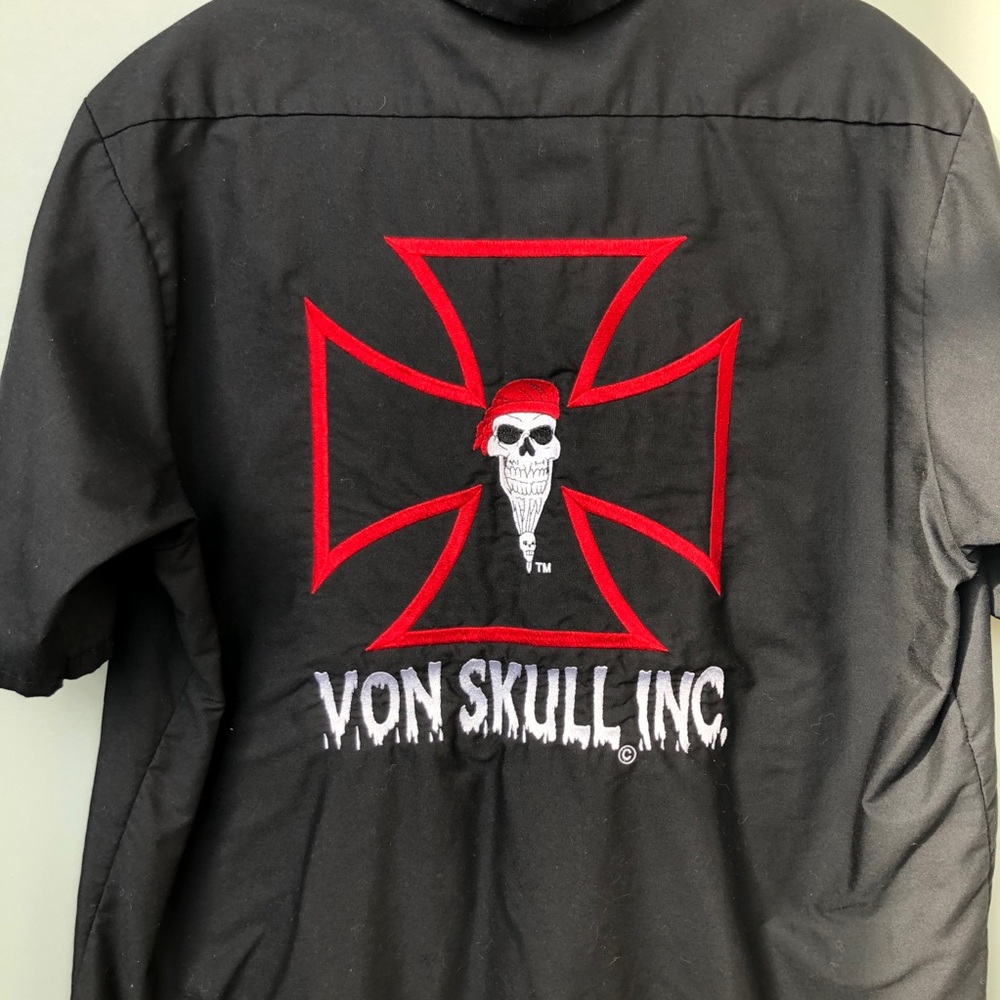 Touch Tex “Von Skulls” Button Up Shirt Size XL